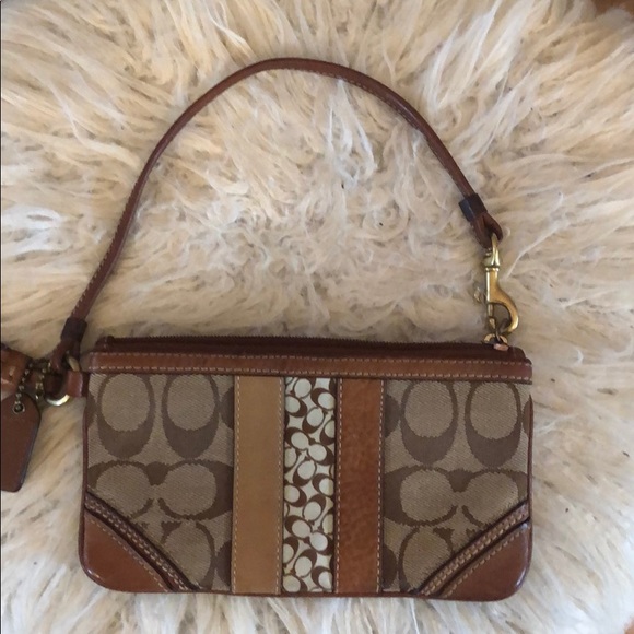 Coach wristlet - Picture 5 of 5